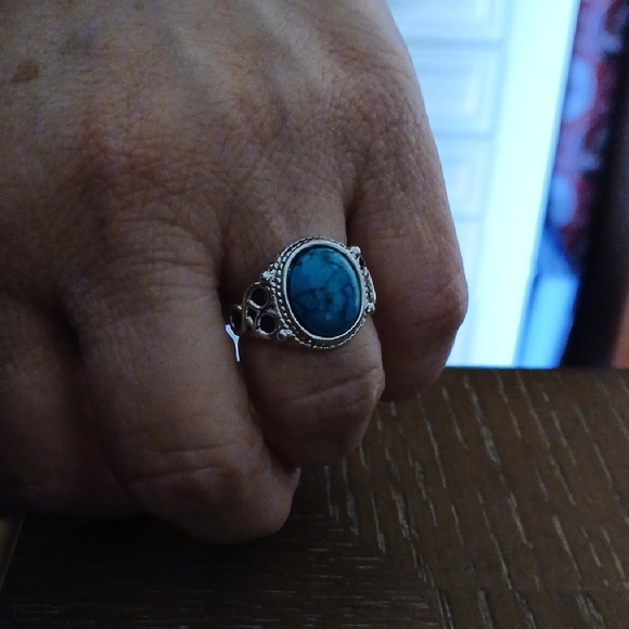 Blue and Silver Turquoise Ring with Classic Design - Picture 7 of 11